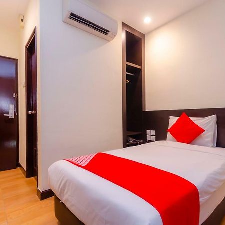 Oyo 1201 Wf Hotel Johor Bahru Exterior foto