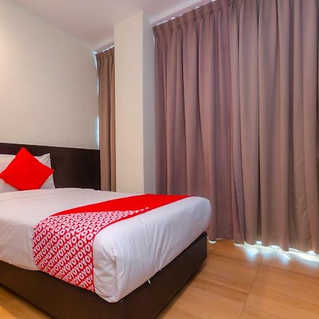 Oyo 1201 Wf Hotel Johor Bahru Exterior foto