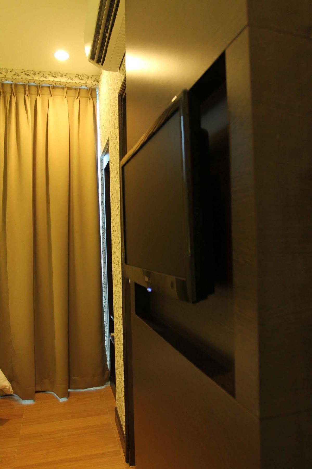Oyo 1201 Wf Hotel Johor Bahru Exterior foto