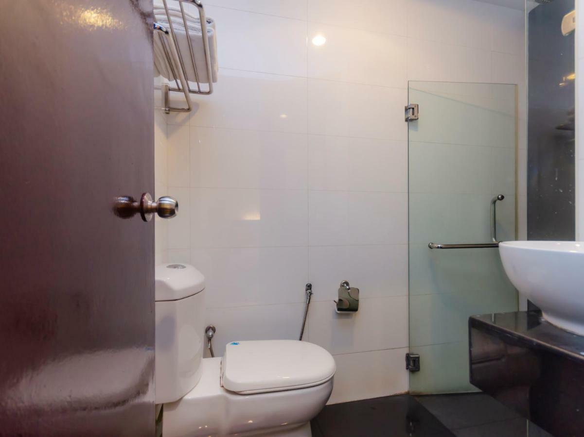 Oyo 1201 Wf Hotel Johor Bahru Exterior foto