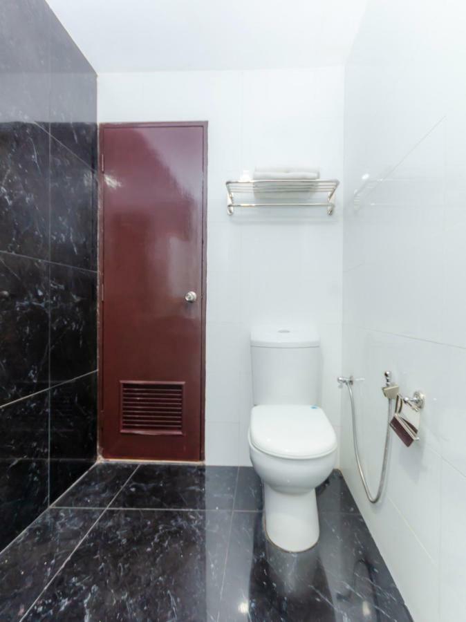 Oyo 1201 Wf Hotel Johor Bahru Exterior foto