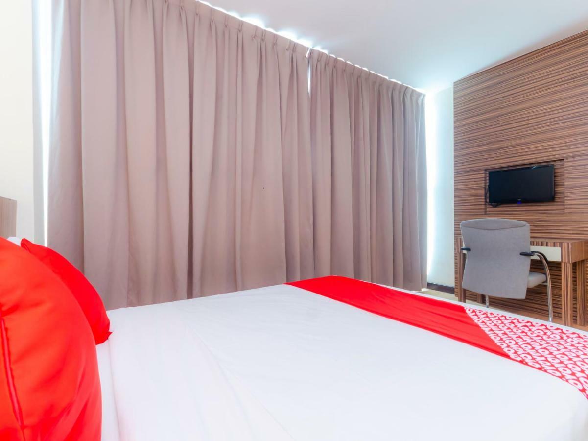 Oyo 1201 Wf Hotel Johor Bahru Exterior foto