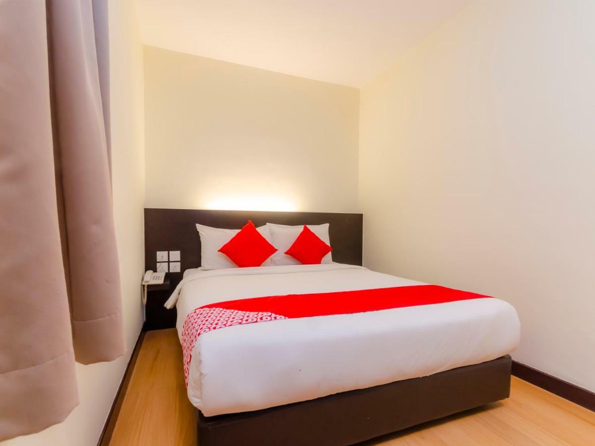 Oyo 1201 Wf Hotel Johor Bahru Exterior foto