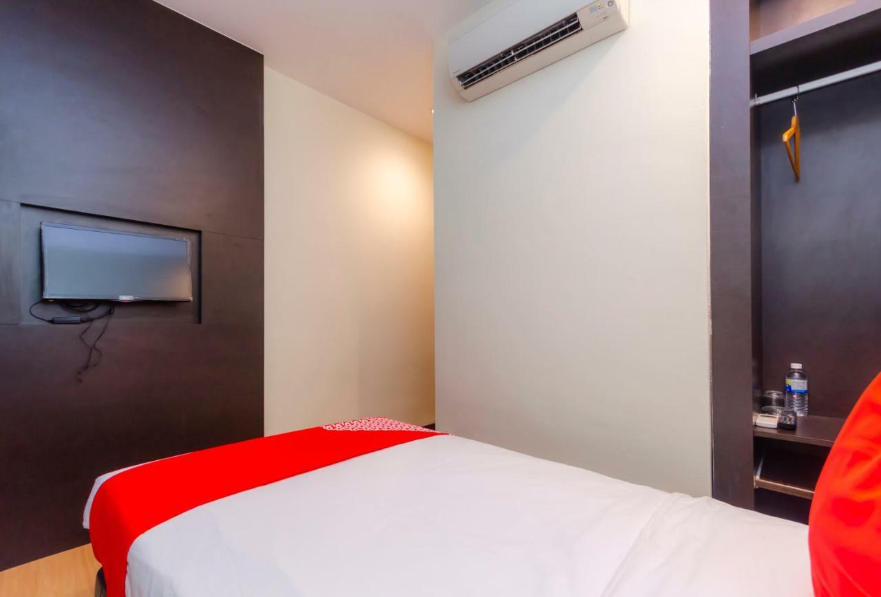 Oyo 1201 Wf Hotel Johor Bahru Exterior foto